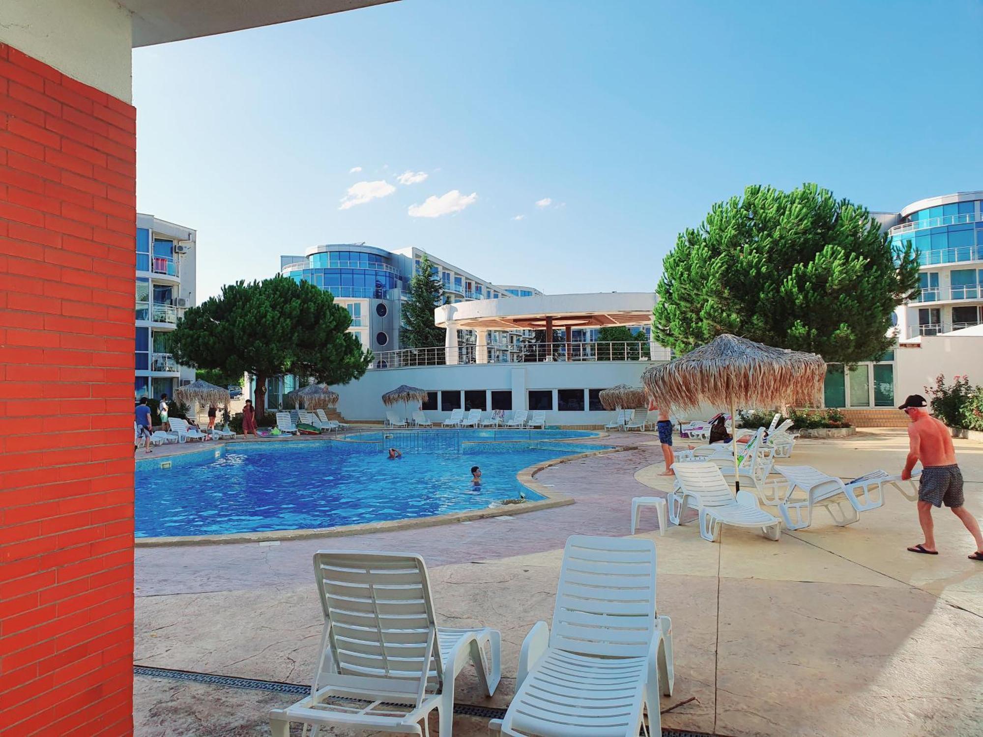 Elena'S Lux Aparthotel - Town & Sea View - Atlantis Spa Sarafovo Exterior photo